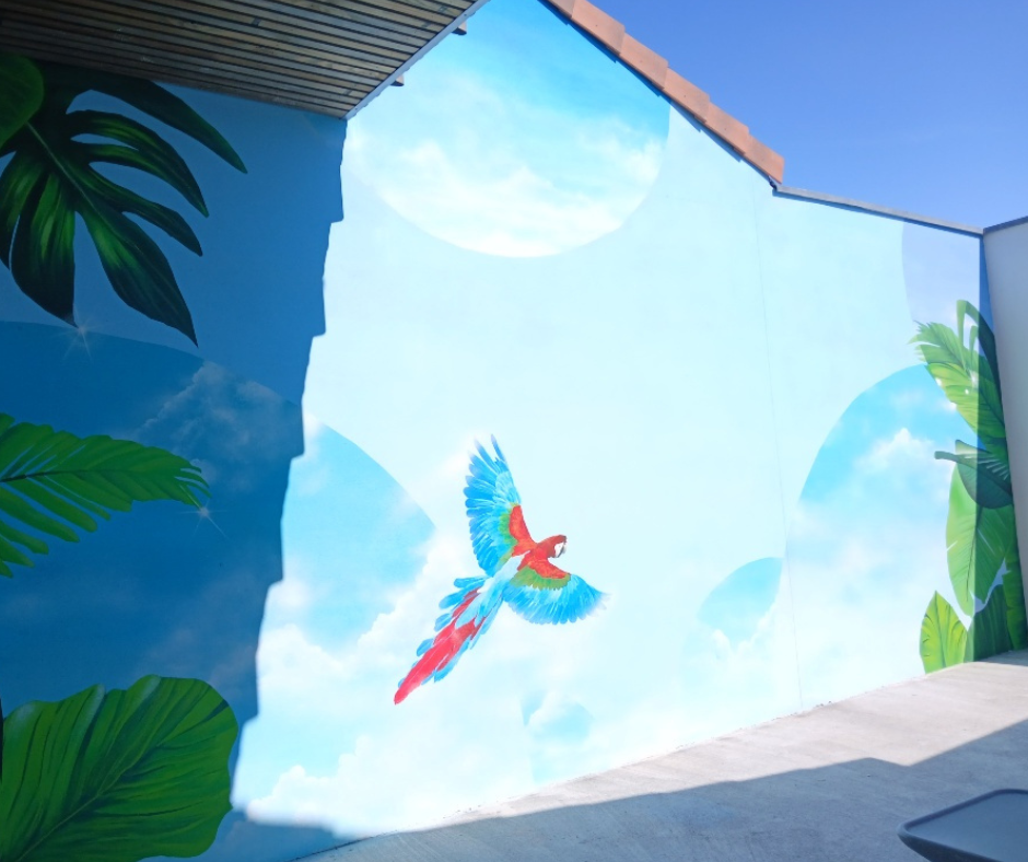 Des fresques murales pour un isolement plus apaisé